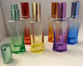 1 oz Spray Bottles V Shape (Yellow, Red, Blue, Orange, Purple, Green)